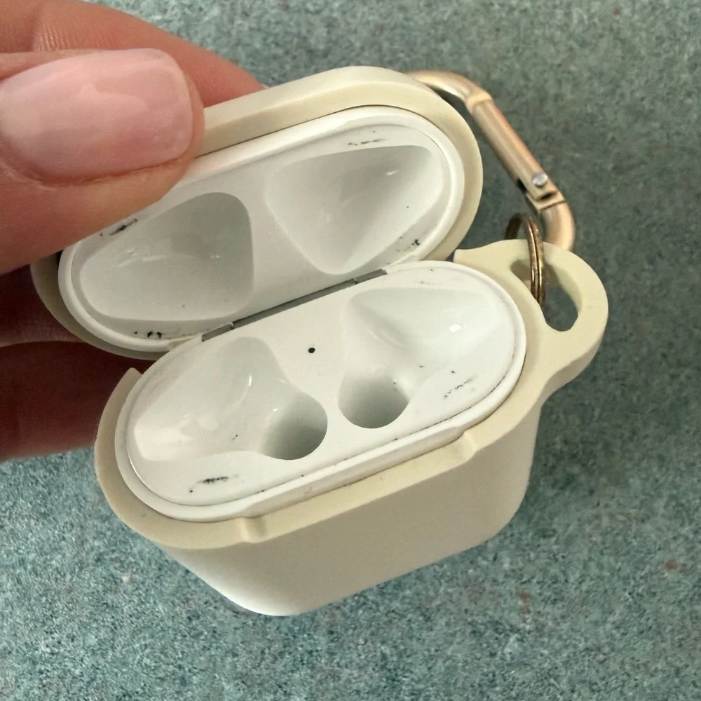 MVMT AirPods Case w Carabiner Empty Case Only Silicone Cover Apple AirPods